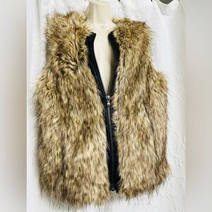 Stradivarius España Women Tan Fur with middle black zipper leather size M